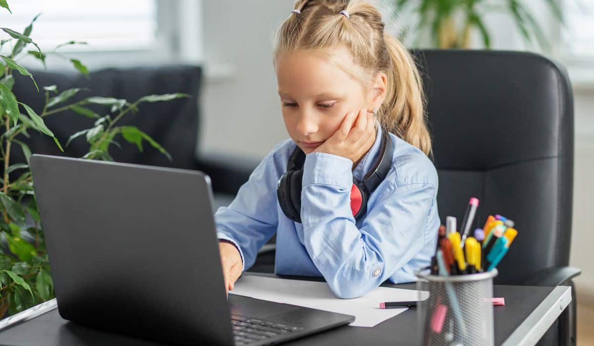 child having online appointment